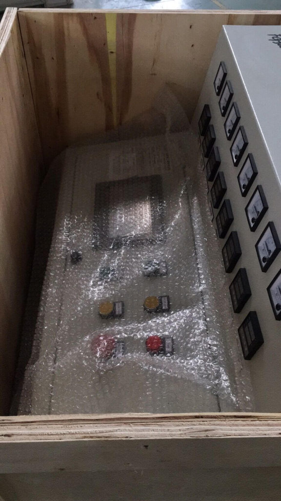 PFG300管機(jī)，3套模具，自動(dòng)上料機(jī)出口到西班牙(圖1)
