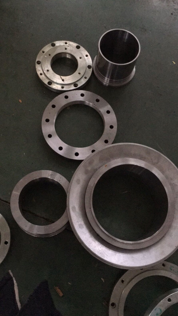 PFG300管機(jī)，3套模具，自動(dòng)上料機(jī)出口到西班牙(圖2)
